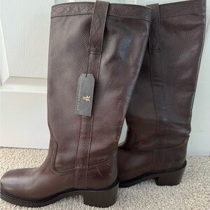 (NWT) Frye Kate Pull On Wide Calf Boots